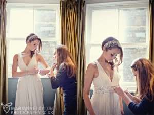 london_wedding_photography_creative_reportage_photojournalist_islington_town_hall_crypt_19