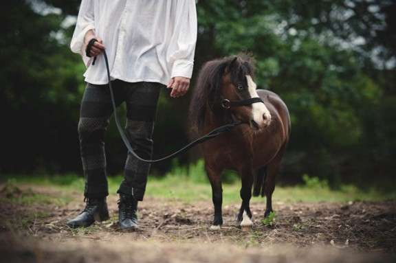 Vitage-Farmyard-Engagement-Shoot-Jacki-Bruniquel-11