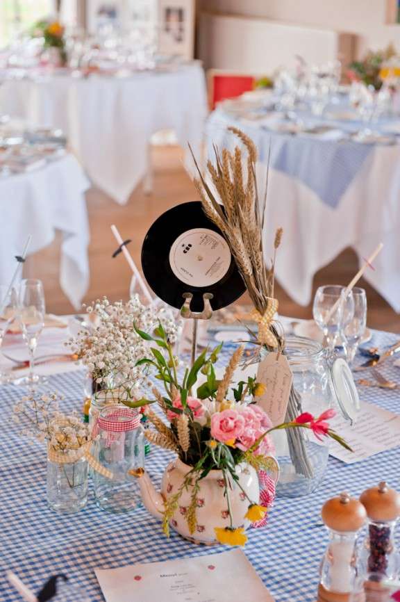 Childlike DIY Motif Wedding Photography-123