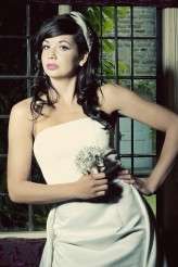 vintage brooch feather headpiece and small jewellery bouquet (8)