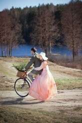 On A Bicycle Made for Two: Raminta & Giedrius · Rock n Roll Bride