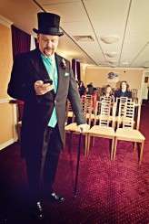 Sally and Mark Burlesque Budget Wedding 1 (3)