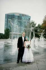 geeky-yoshi-wedding-bride-with-green-hair