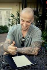 Alternative Pink House wedding1