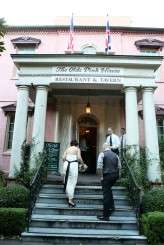 Alternative Pink House wedding34