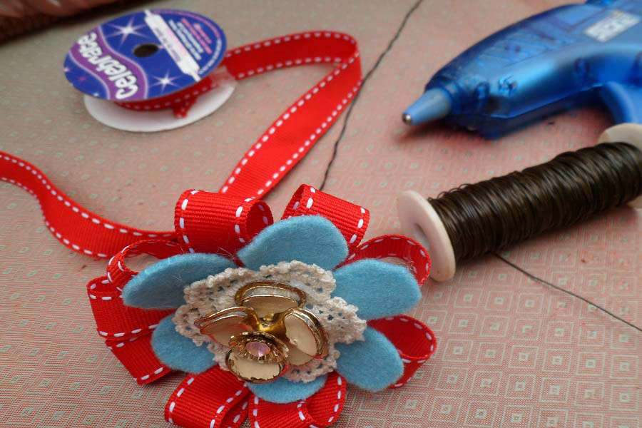 button flower tutorial - artsy-crafty babe