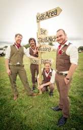 country vintage glastonbury festival wedding29