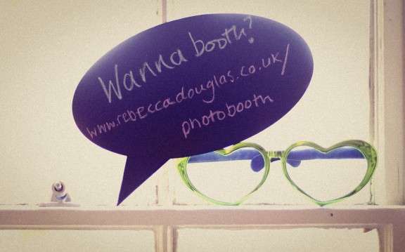 DIY Tutorial: Photo Booth Chalkboard Speech Bubbles · Rock n Roll Bride