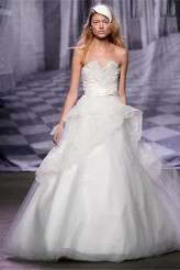 Monique-Lhuillier, Confection