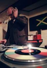 outdoor-colourful-rustic-wedding-echard_wheeler22