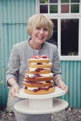 Quirky Cool Homegrown Wedding Robbins Photographic Lee Robbins London Sussex -126