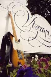 truelovephotoredshoewedding0058