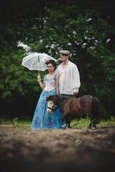 Vitage-Farmyard-Engagement-Shoot-Jacki-Bruniquel-12