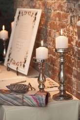 053_sign in upper crust