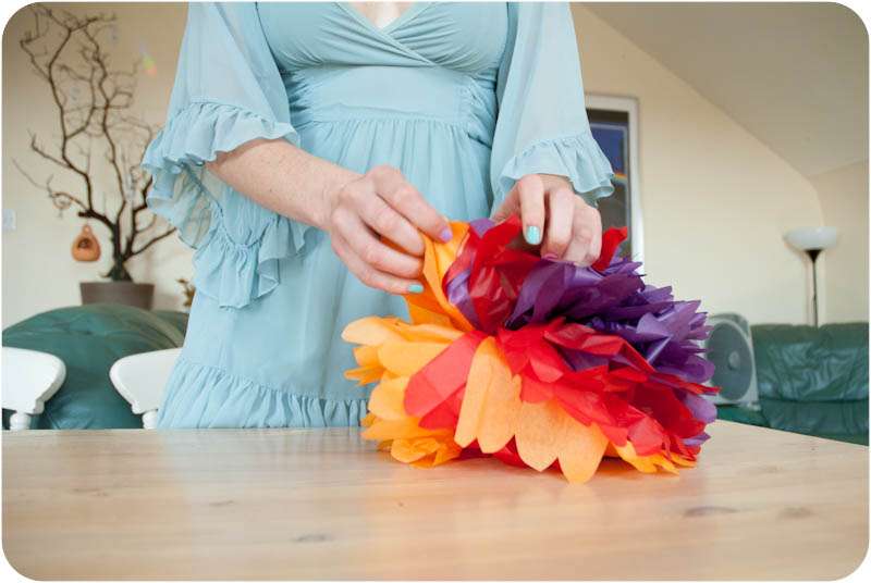 Rainbow Pom Pom Garland  DIY Tutorial - Pastel Craft Cafe