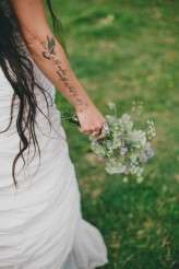 rock-n-roll-quirky-tattooed-farm-wedding-sophie-tom-2554