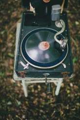 rock-n-roll-quirky-tattooed-farm-wedding-sophie-tom-2585