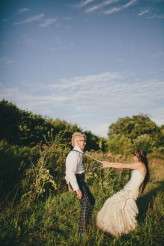 rock-n-roll-quirky-tattooed-farm-wedding-sophie-tom-3361