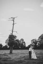 rock-n-roll-quirky-tattooed-farm-wedding-sophie-tom-3447