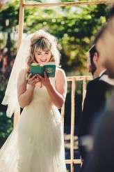 137-SarahJoReadingPersonalVows_CARLY_BISH_PHOTOGRAPHY-137