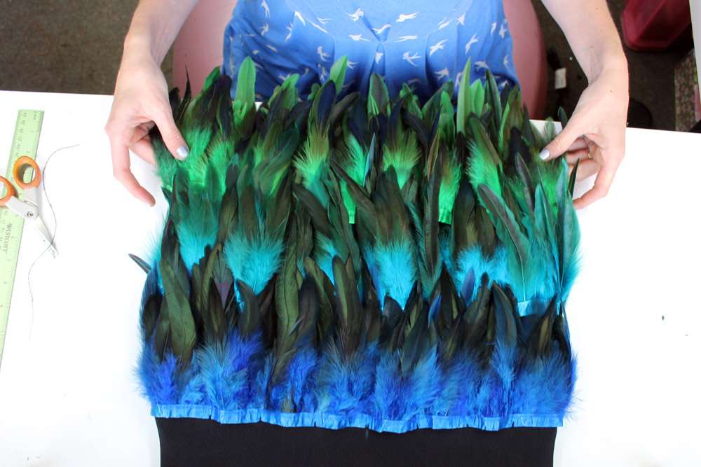 32 Head Full of Feathers Skirt Tutorial