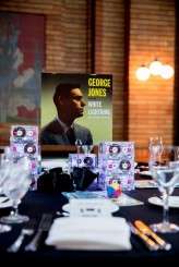 Music_nerd_cat_lover_Chicago_Wedding_by_Sprung_Photo101