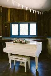 yallingup chandeliers wedding rebecca mercia 657