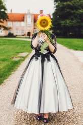 pink haired bride rocker wedding black wedding dress53