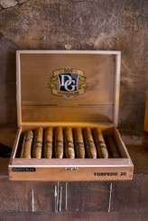 059_H+A_GettingReady_117