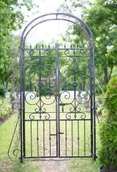 something blue tattooed barn wedding35