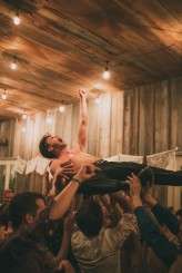 romantic-rocknroll-iowa-wedding_homespun-creative-357