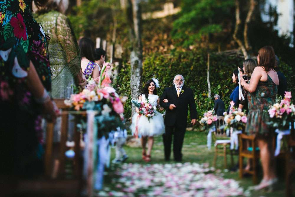 Alternative Shabby Chic Wedding in Brazil: Luana & Aruanã · Rock n Roll ...