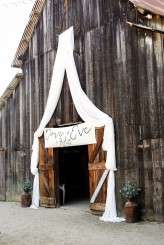 View More: http://lauraandreaharris.pass.us/rockandrollbride