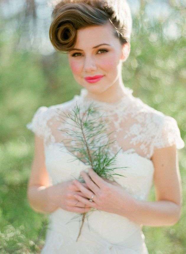 Bookmark These Terrific And Most Mesmerizing Hairstyles With Gowns