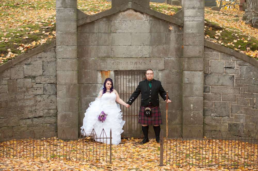 Halloween Wedding in a Cemetery  (17)