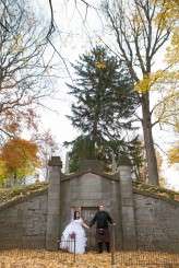 Halloween Wedding in a Cemetery  (18)