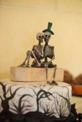 Halloween Wedding in a Cemetery  (31)