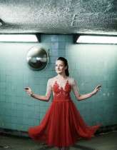 london elopement red wedding dress (11)