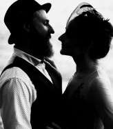 london elopement red wedding dress (27)