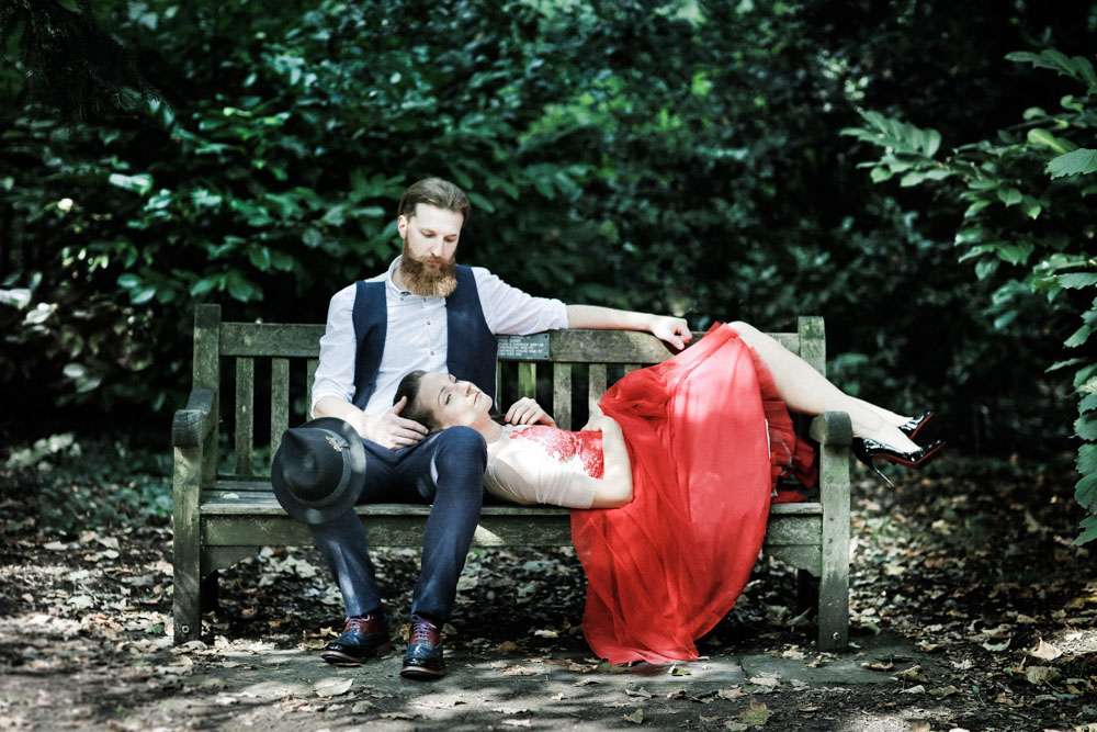 london elopement red wedding dress (29)