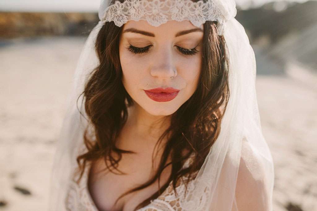 boho-inspired-elopement-on-Lake-Michigan-by-Megan-Saul-Photography_0038