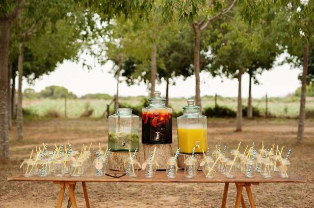 relaxed summer picnic wedding in spain (33)