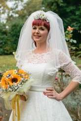 sunflowers & flamingo themed retro wedding (15)