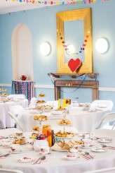 colourful aftermoon tea wedding (27)