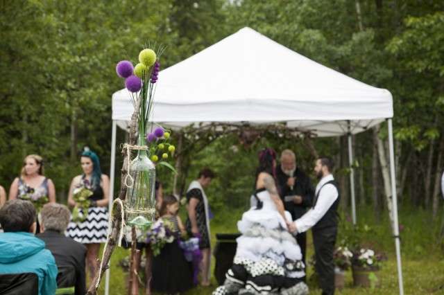 outdoor black and white wedding4
