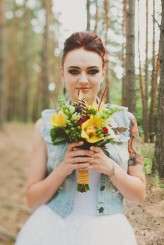 whimsical feather wedding in the russian woods (27)