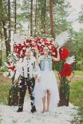 whimsical feather wedding in the russian woods (45)