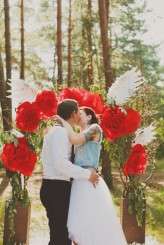 whimsical feather wedding in the russian woods (61)