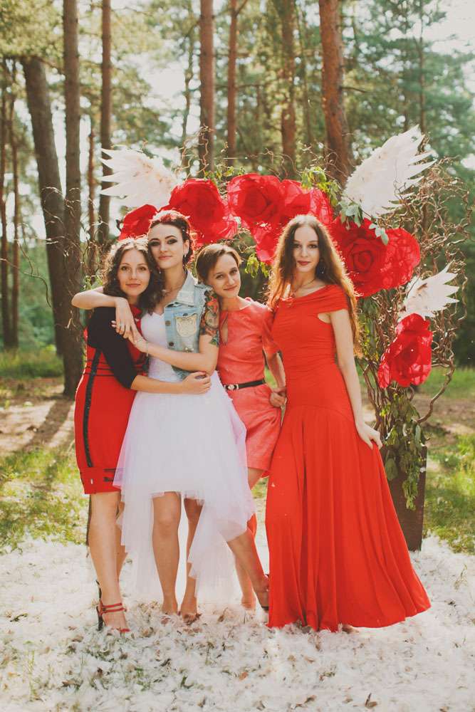 whimsical feather wedding in the russian woods (66)