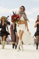 epic Burning Man wedding_MichelleAndDamien (19)
